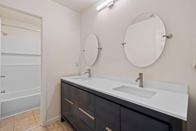 78 E Hobbit Glen Drive, Conroe, TX 77384