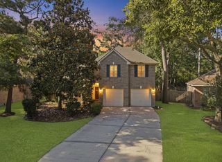 78 E Hobbit Glen Drive, Conroe, TX 77384