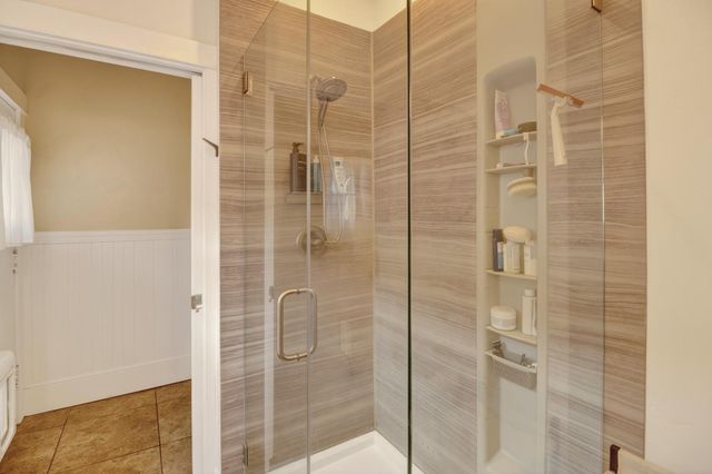 2107 24 St, Sacramento, CA 95818