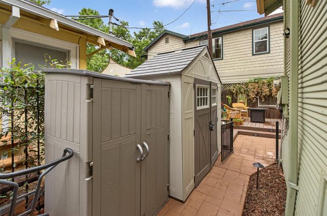 2107 24 St, Sacramento, CA 95818