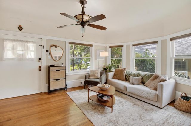 2107 24 St, Sacramento, CA 95818