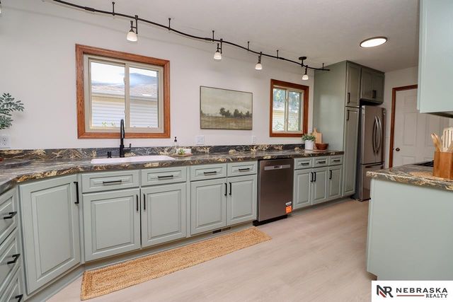 2836 NW 7th Street, Lincoln, NE 68521