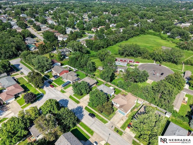 2836 NW 7th Street, Lincoln, NE 68521