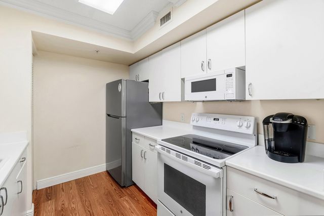 117 Yacht Club Way 206, Hypoluxo, FL 33462