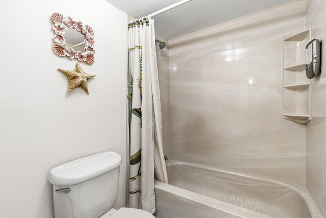 117 Yacht Club Way 206, Hypoluxo, FL 33462