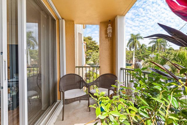 117 Yacht Club Way 206, Hypoluxo, FL 33462