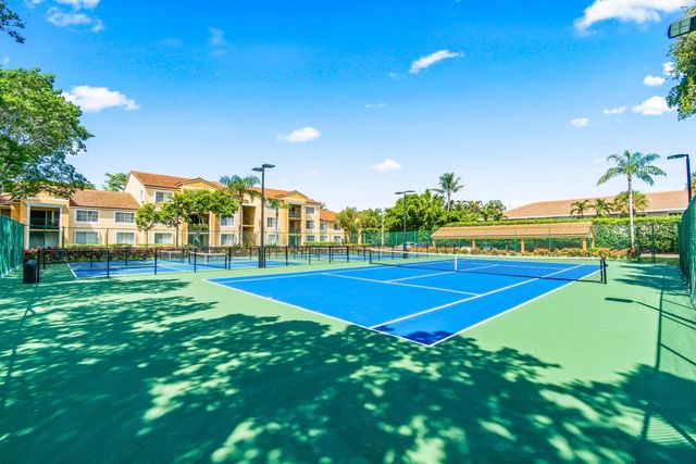 117 Yacht Club Way 206, Hypoluxo, FL 33462