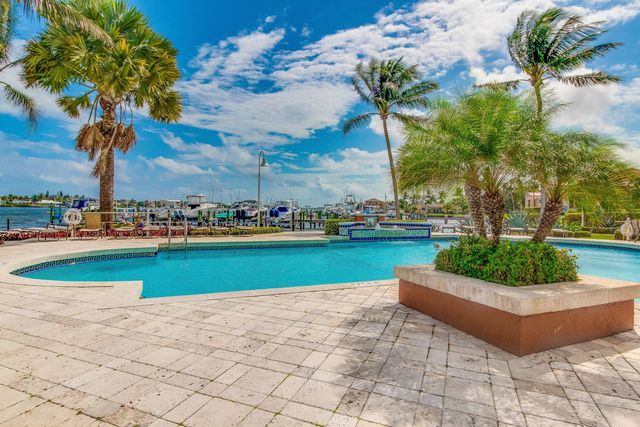 117 Yacht Club Way 206, Hypoluxo, FL 33462