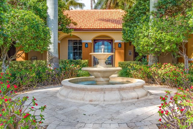 117 Yacht Club Way 206, Hypoluxo, FL 33462