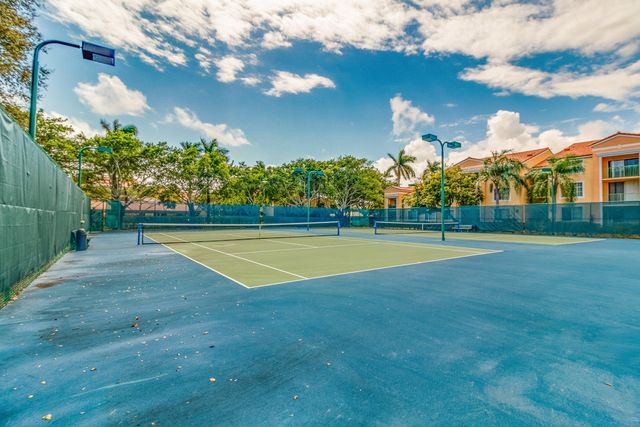 117 Yacht Club Way 206, Hypoluxo, FL 33462