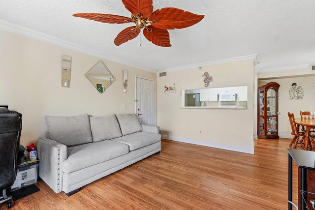 117 Yacht Club Way 206, Hypoluxo, FL 33462