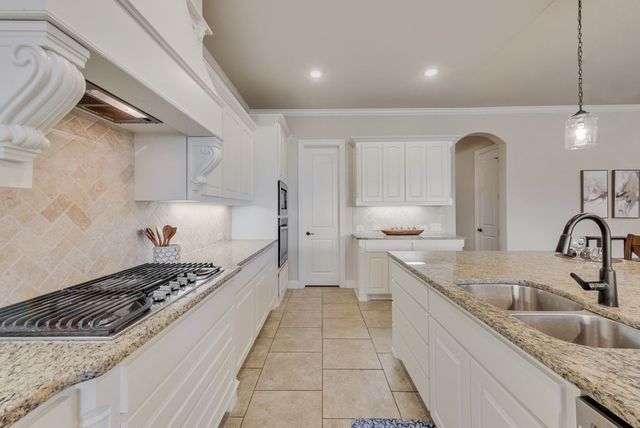 6915 Clayton Nicholas Court, Arlington, TX 76001