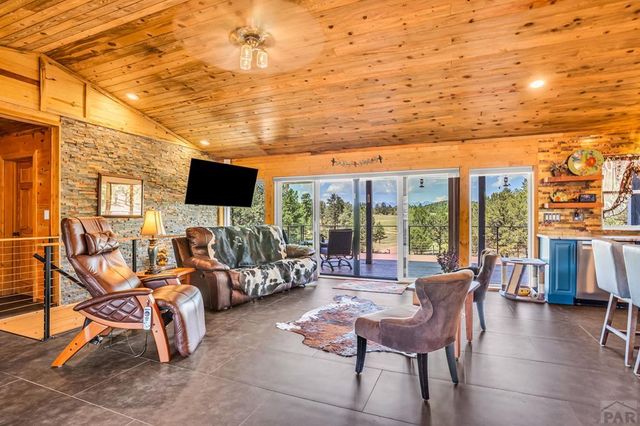 451 Thunder Trail, Canon City, CO 81212