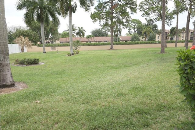 801 Sky Pine Way F2, Greenacres, FL 33415