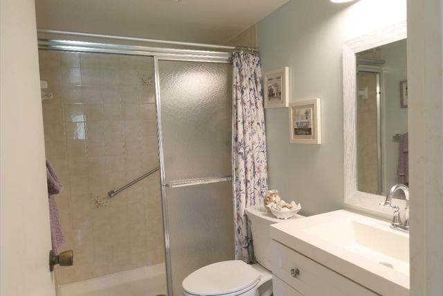 801 Sky Pine Way F2, Greenacres, FL 33415