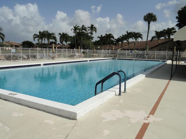 801 Sky Pine Way F2, Greenacres, FL 33415