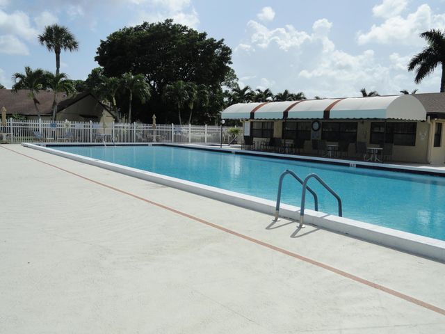 801 Sky Pine Way F2, Greenacres, FL 33415