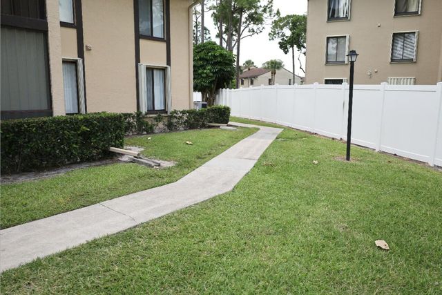 801 Sky Pine Way F2, Greenacres, FL 33415
