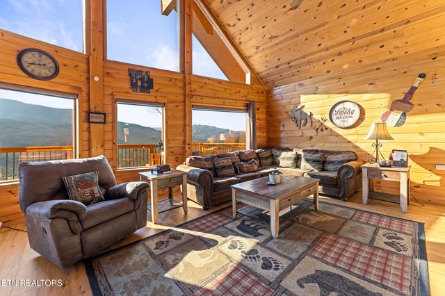 829 Red Fox Trl, Gatlinburg, TN 37738