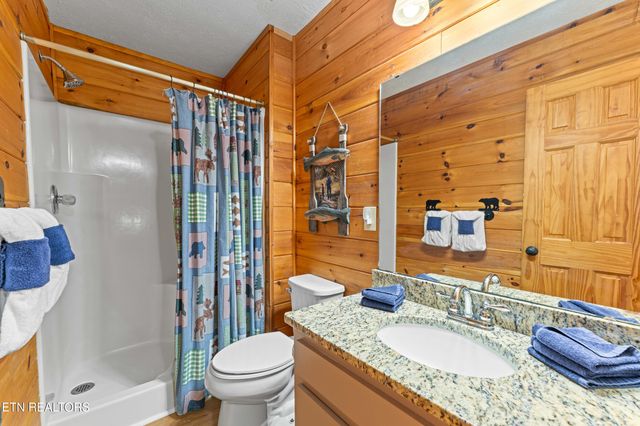 829 Red Fox Trl, Gatlinburg, TN 37738