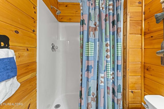 829 Red Fox Trl, Gatlinburg, TN 37738