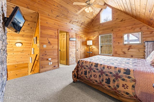 829 Red Fox Trl, Gatlinburg, TN 37738