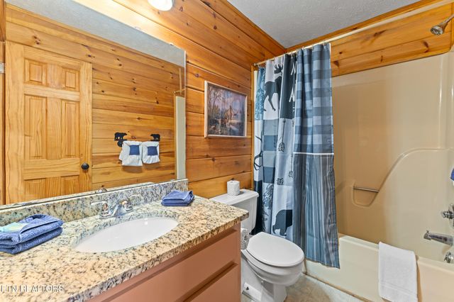 829 Red Fox Trl, Gatlinburg, TN 37738