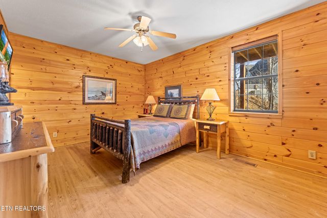 829 Red Fox Trl, Gatlinburg, TN 37738