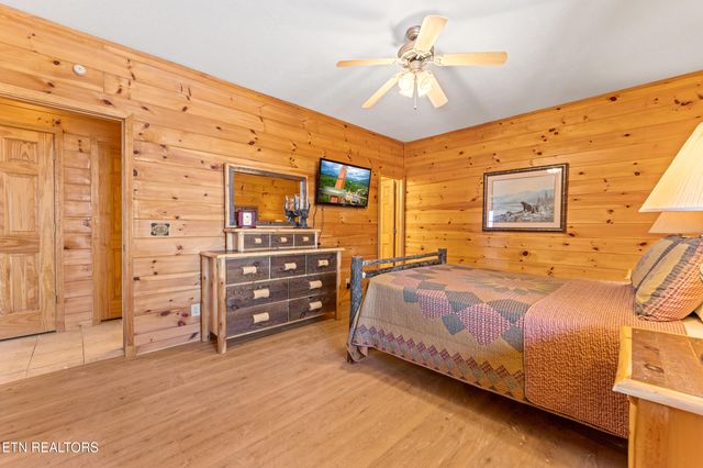 829 Red Fox Trl, Gatlinburg, TN 37738