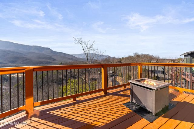 829 Red Fox Trl, Gatlinburg, TN 37738