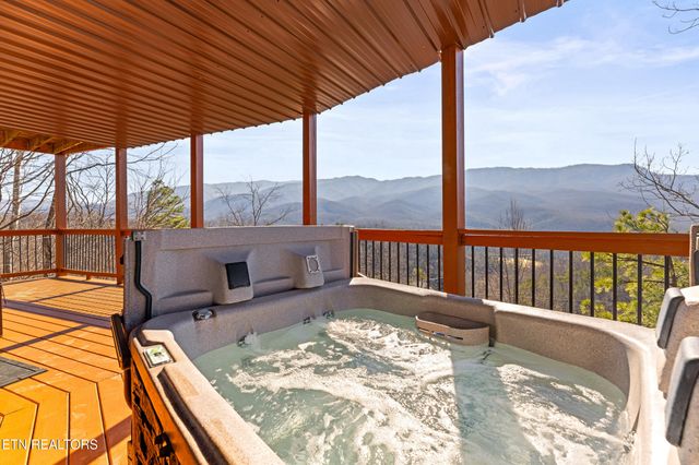 829 Red Fox Trl, Gatlinburg, TN 37738