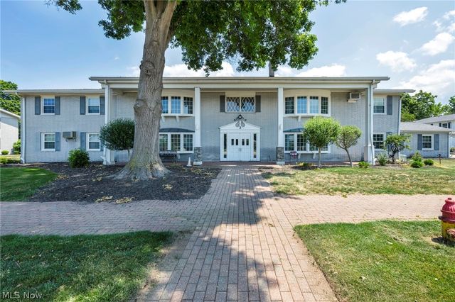 3 Meadowlawn Drive 3-22, Mentor, OH 44060