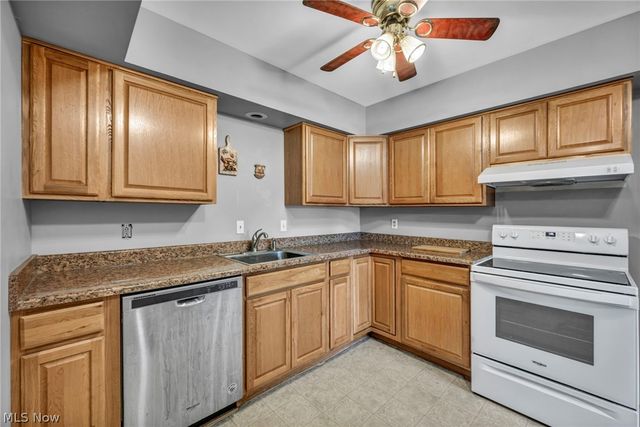 3 Meadowlawn Drive 3-22, Mentor, OH 44060