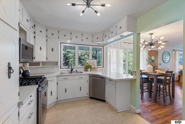 7923 Harney Street, Omaha, NE 68114