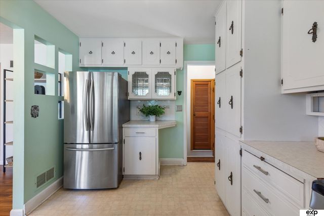 7923 Harney Street, Omaha, NE 68114