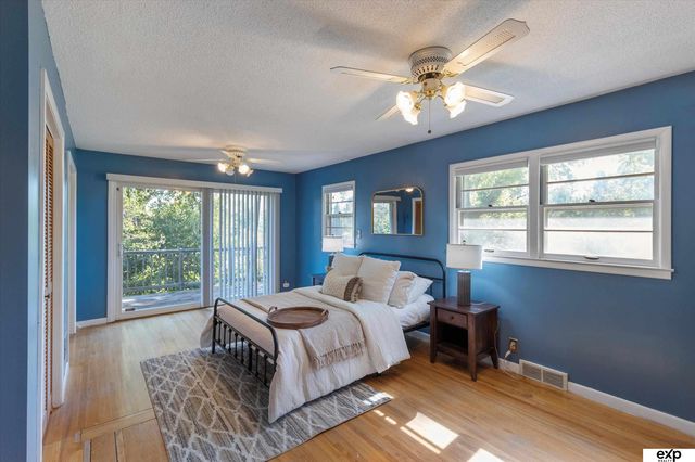 7923 Harney Street, Omaha, NE 68114