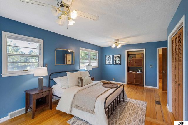 7923 Harney Street, Omaha, NE 68114