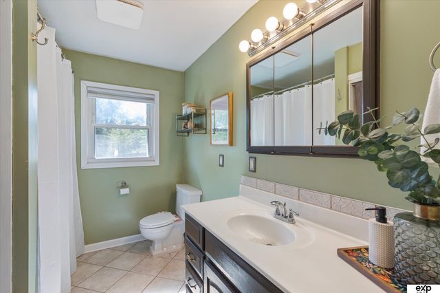 7923 Harney Street, Omaha, NE 68114