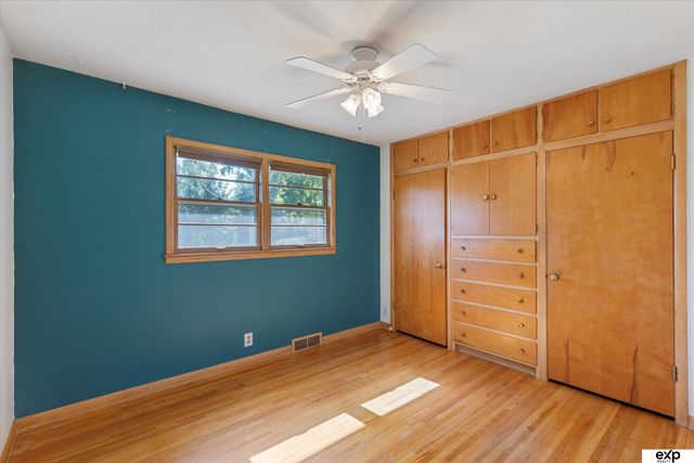 7923 Harney Street, Omaha, NE 68114