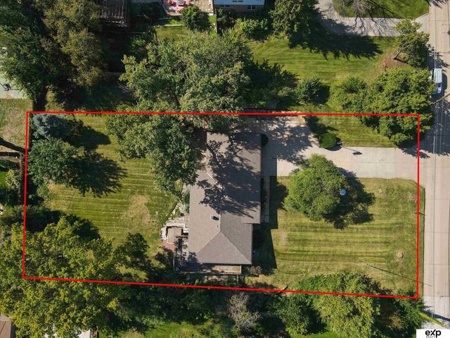 7923 Harney Street, Omaha, NE 68114