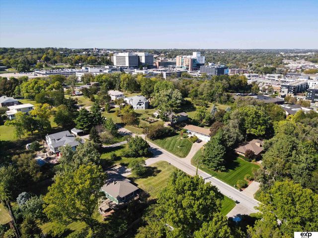 7923 Harney Street, Omaha, NE 68114