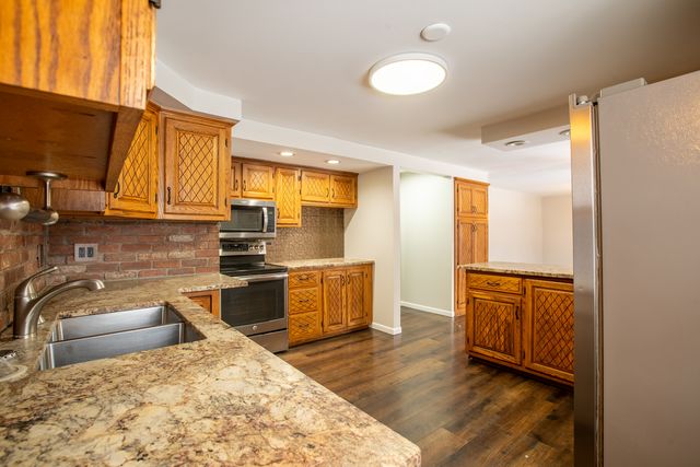 1629 Syracuse Lane, Schaumburg, IL 60193