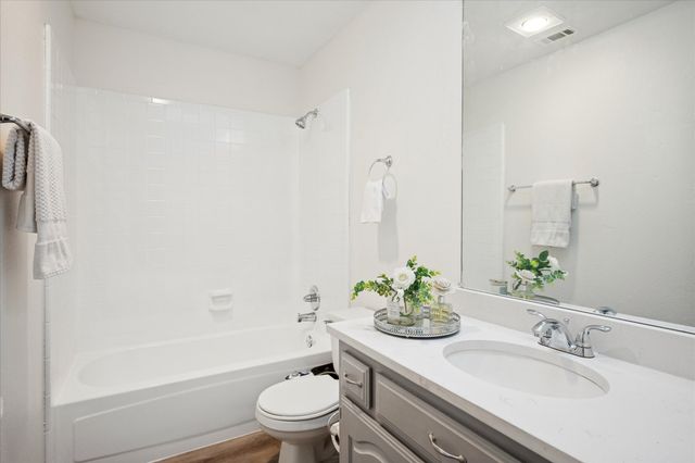 2814 Lois Lane, Rowlett, TX 75088