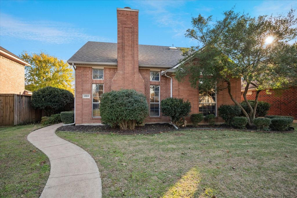 2814 Lois Lane, Rowlett, TX 75088