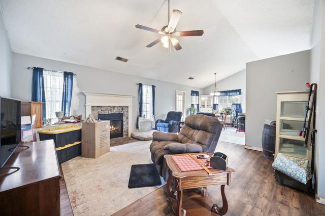 30 Hedgerow SE Court, Cartersville, GA 30120