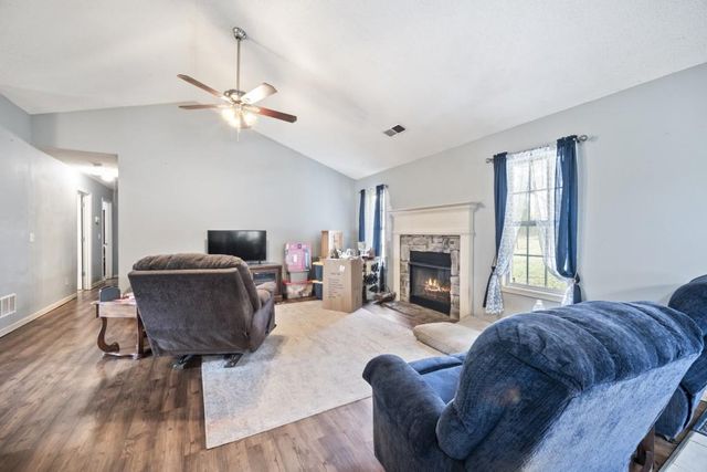 30 Hedgerow SE Court, Cartersville, GA 30120