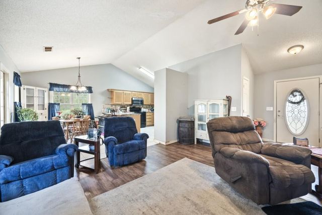 30 Hedgerow SE Court, Cartersville, GA 30120