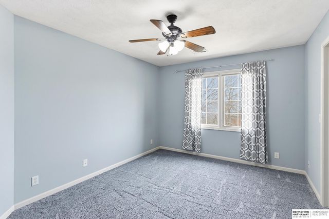 615 S 196th Avenue, Elkhorn, NE 68022