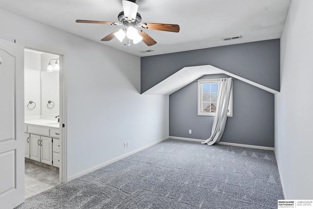 615 S 196th Avenue, Elkhorn, NE 68022