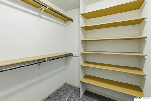 615 S 196th Avenue, Elkhorn, NE 68022